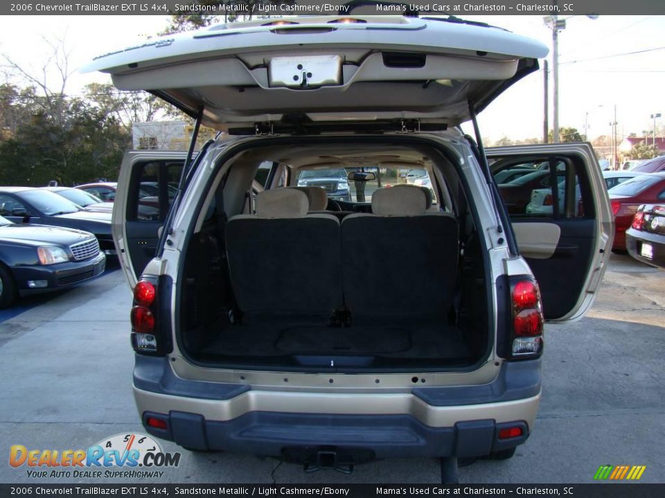 2006 Chevrolet TrailBlazer EXT LS 4x4 Sandstone Metallic / Light Cashmere/Ebony Photo #12