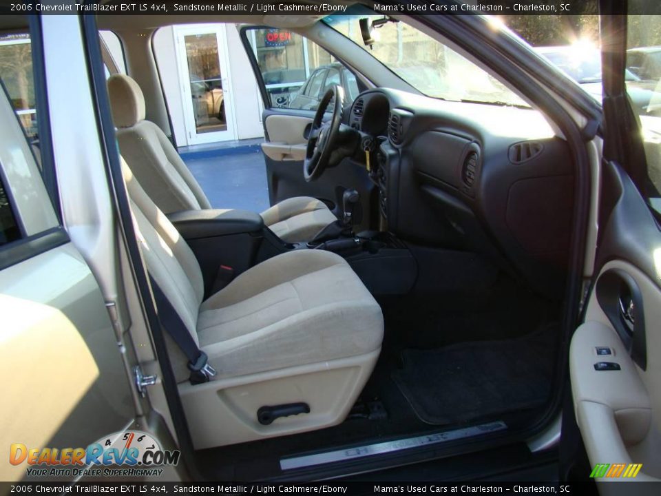 2006 Chevrolet TrailBlazer EXT LS 4x4 Sandstone Metallic / Light Cashmere/Ebony Photo #13