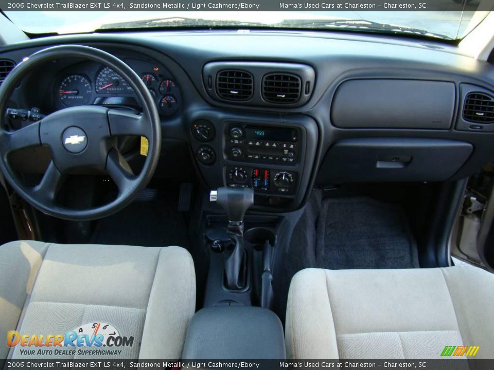 2006 Chevrolet TrailBlazer EXT LS 4x4 Sandstone Metallic / Light Cashmere/Ebony Photo #15