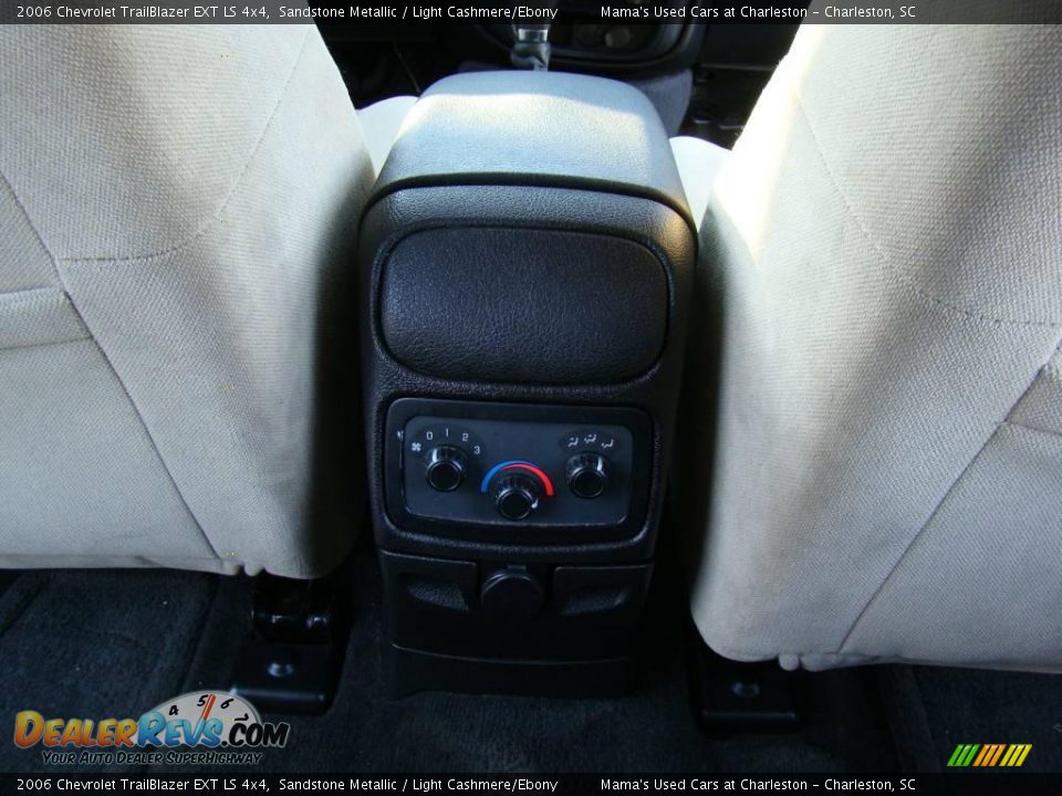 2006 Chevrolet TrailBlazer EXT LS 4x4 Sandstone Metallic / Light Cashmere/Ebony Photo #16