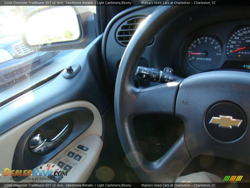 2006 Chevrolet TrailBlazer EXT LS 4x4 Sandstone Metallic / Light Cashmere/Ebony Photo #22