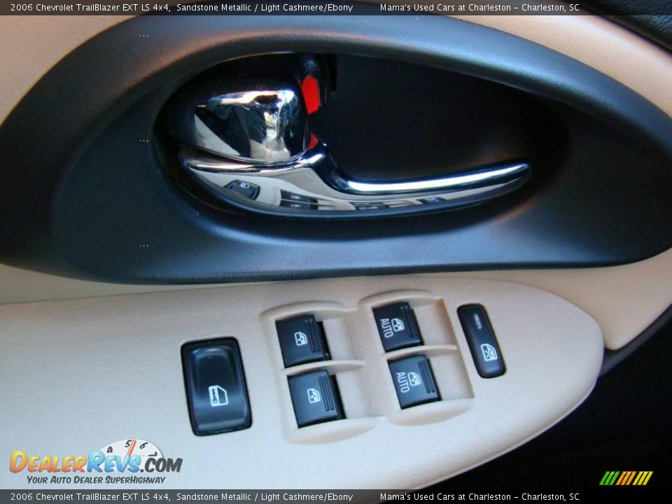 2006 Chevrolet TrailBlazer EXT LS 4x4 Sandstone Metallic / Light Cashmere/Ebony Photo #23