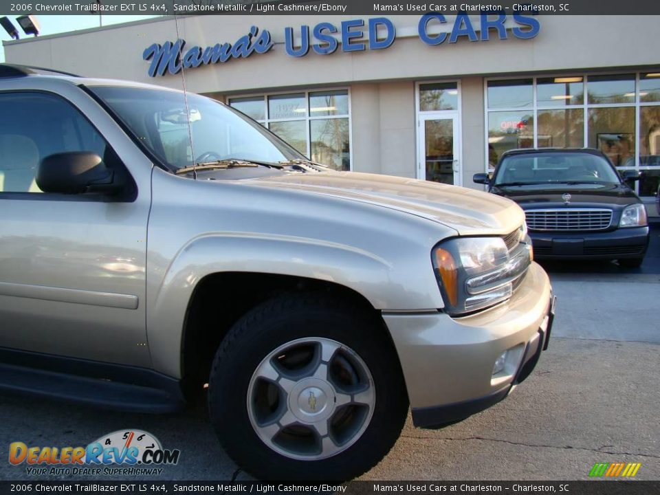 2006 Chevrolet TrailBlazer EXT LS 4x4 Sandstone Metallic / Light Cashmere/Ebony Photo #28
