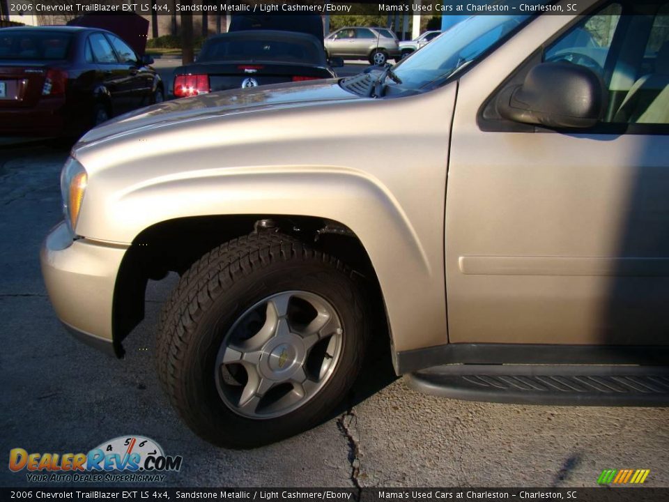 2006 Chevrolet TrailBlazer EXT LS 4x4 Sandstone Metallic / Light Cashmere/Ebony Photo #29
