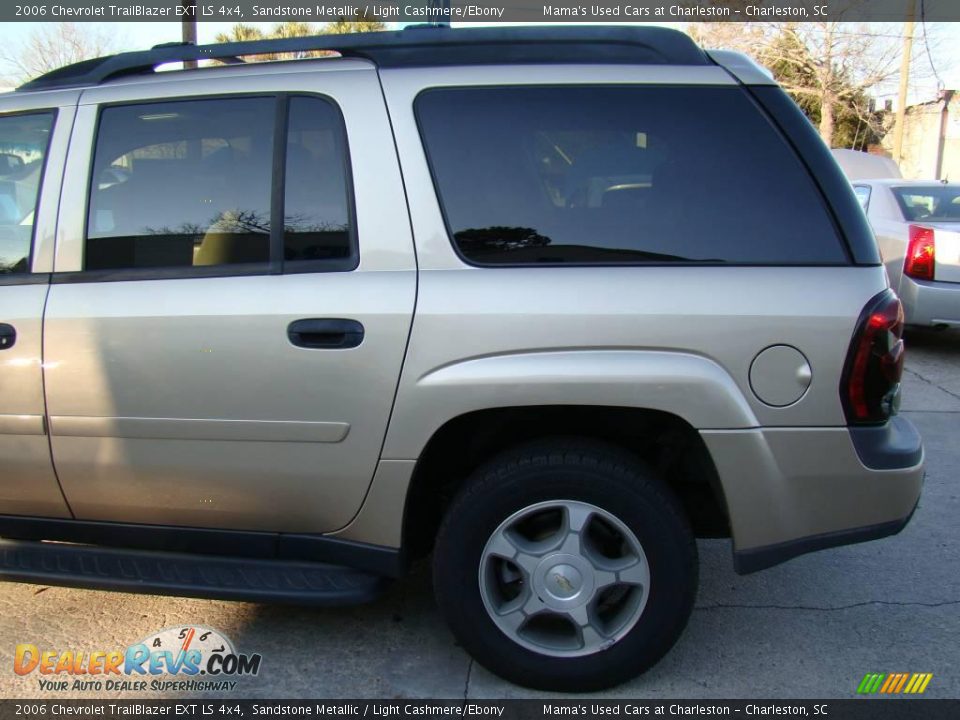 2006 Chevrolet TrailBlazer EXT LS 4x4 Sandstone Metallic / Light Cashmere/Ebony Photo #30
