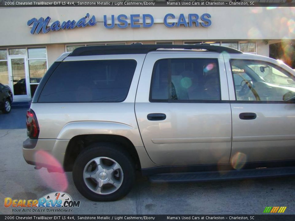 2006 Chevrolet TrailBlazer EXT LS 4x4 Sandstone Metallic / Light Cashmere/Ebony Photo #31