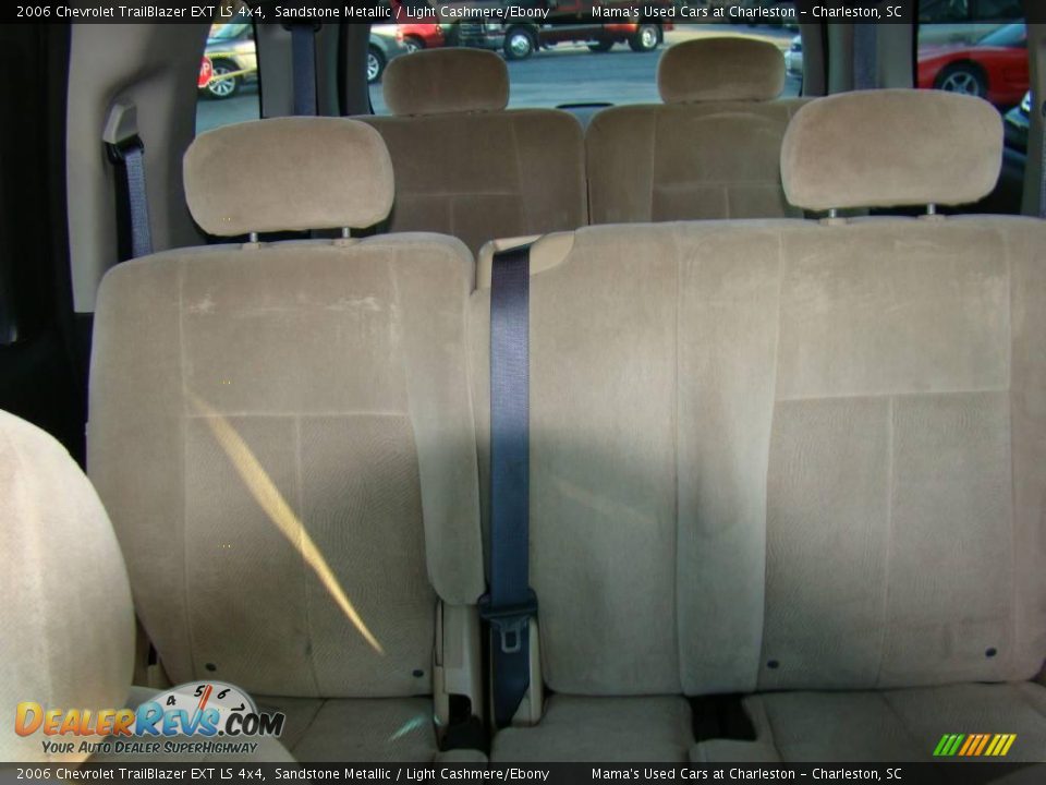 2006 Chevrolet TrailBlazer EXT LS 4x4 Sandstone Metallic / Light Cashmere/Ebony Photo #34