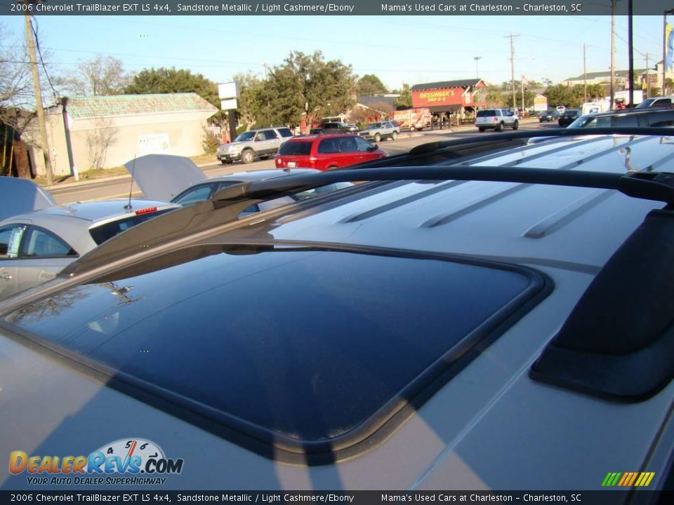 2006 Chevrolet TrailBlazer EXT LS 4x4 Sandstone Metallic / Light Cashmere/Ebony Photo #36