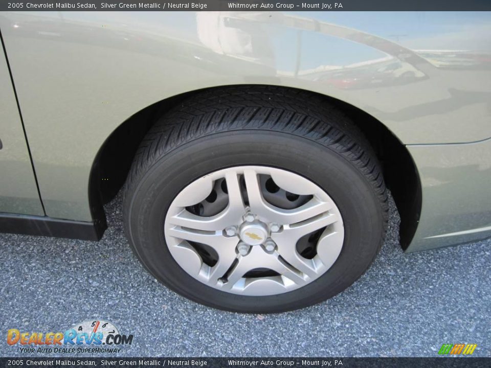 2005 Chevrolet Malibu Sedan Silver Green Metallic / Neutral Beige Photo #4