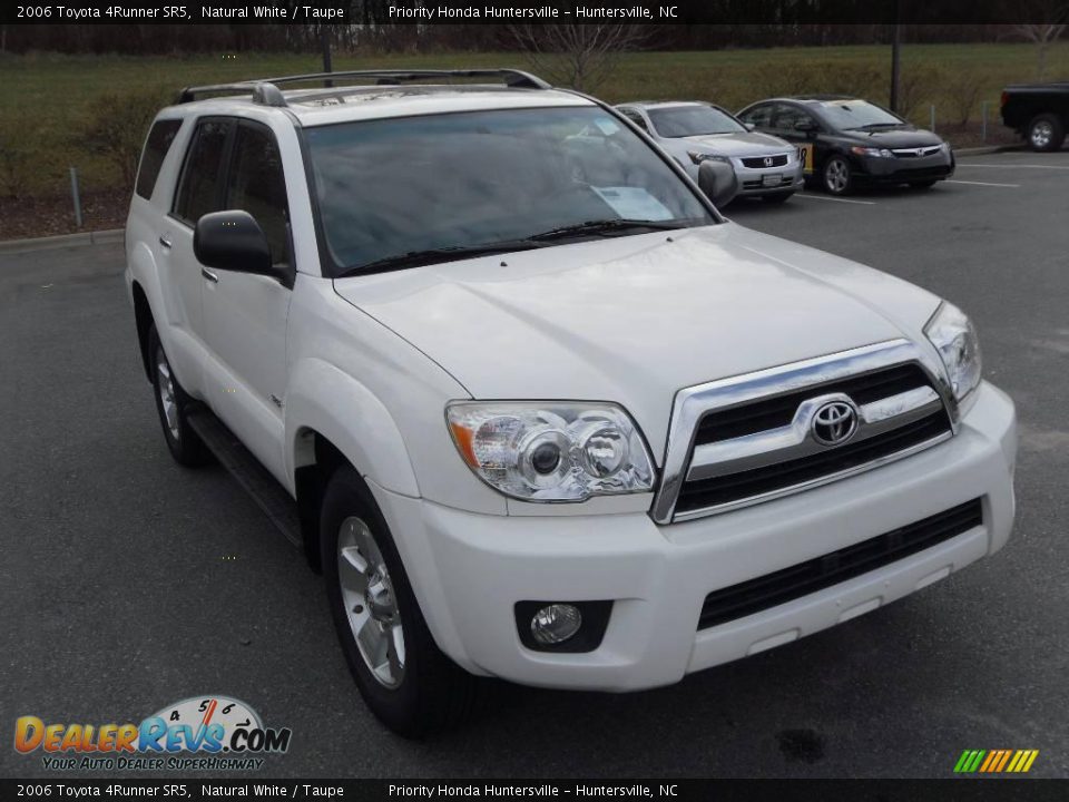 2006 Toyota 4Runner SR5 Natural White / Taupe Photo #5