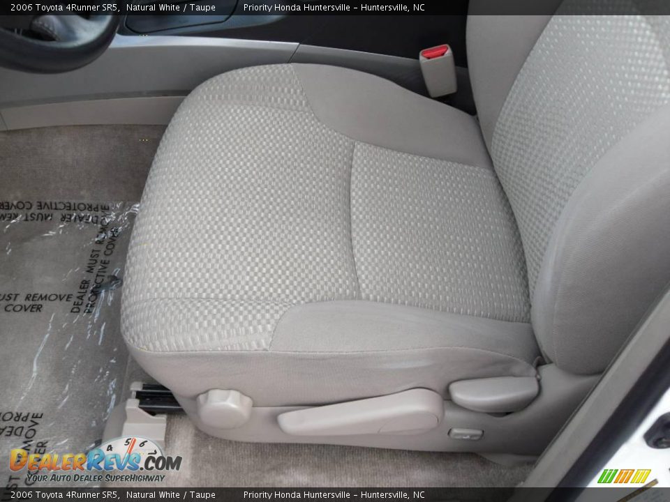 2006 Toyota 4Runner SR5 Natural White / Taupe Photo #8