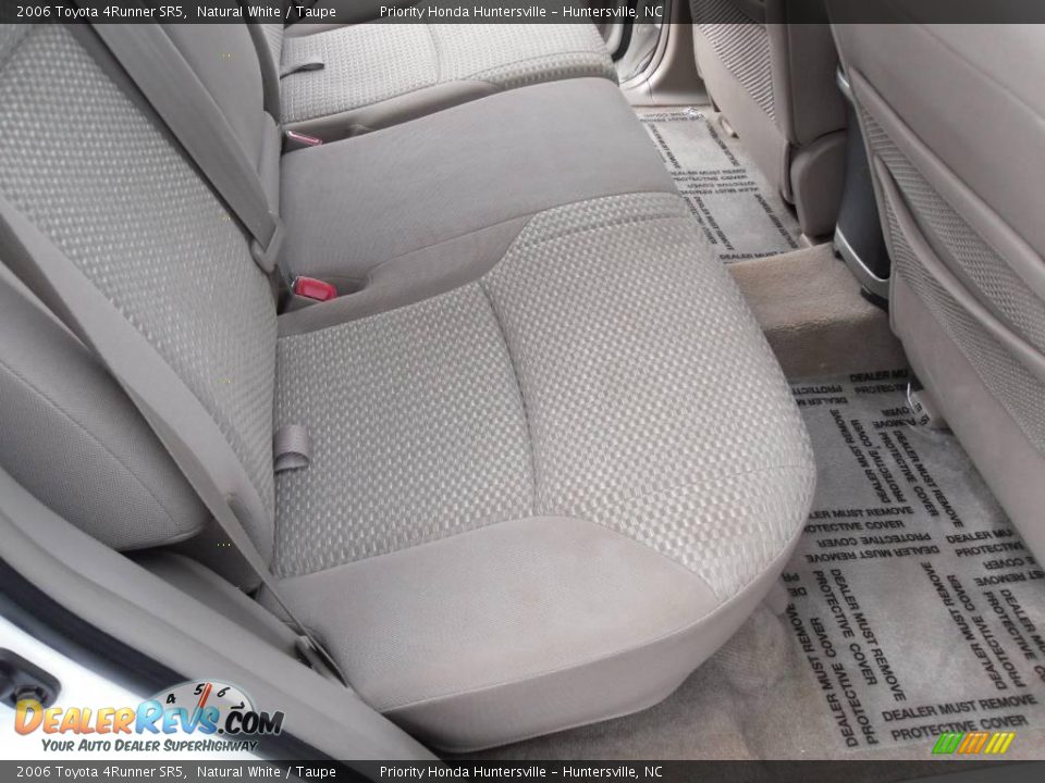 2006 Toyota 4Runner SR5 Natural White / Taupe Photo #13