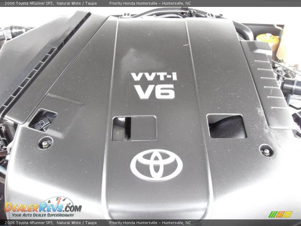 2006 Toyota 4Runner SR5 Natural White / Taupe Photo #20