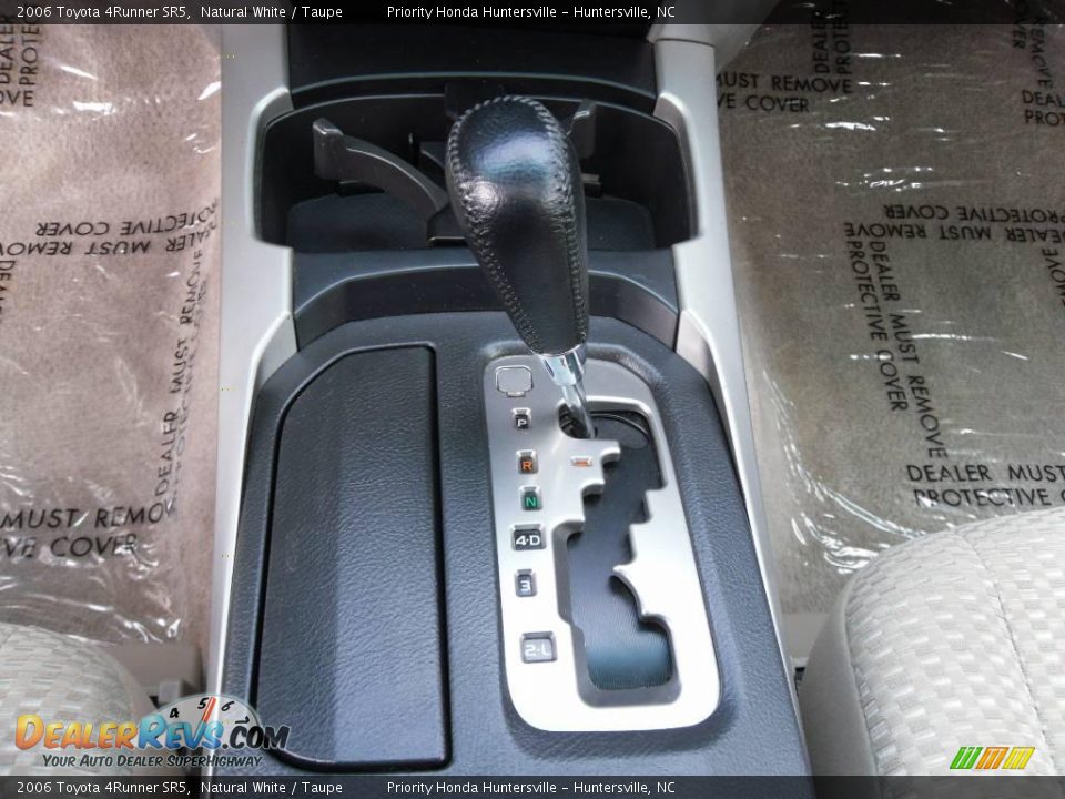 2006 Toyota 4Runner SR5 Natural White / Taupe Photo #23