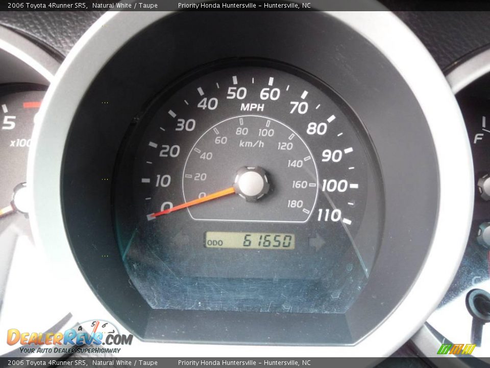 2006 Toyota 4Runner SR5 Natural White / Taupe Photo #25