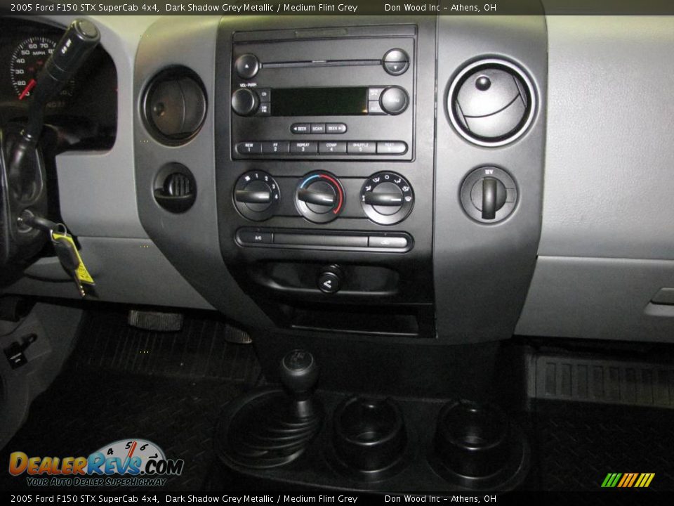 2005 Ford F150 STX SuperCab 4x4 Dark Shadow Grey Metallic / Medium Flint Grey Photo #19