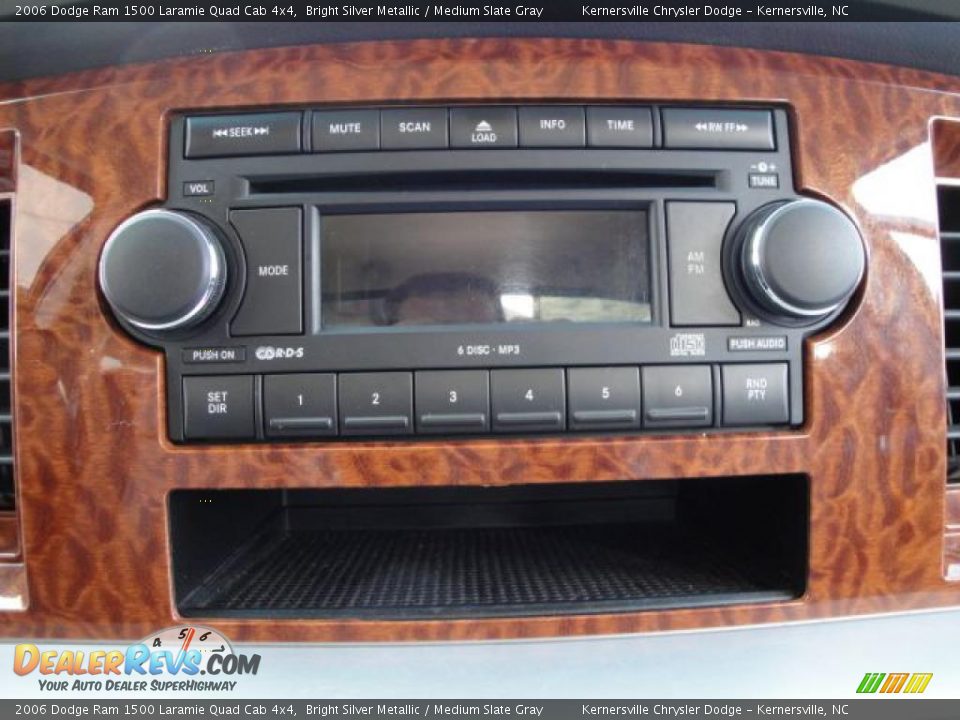 2006 Dodge Ram 1500 Laramie Quad Cab 4x4 Bright Silver Metallic / Medium Slate Gray Photo #27