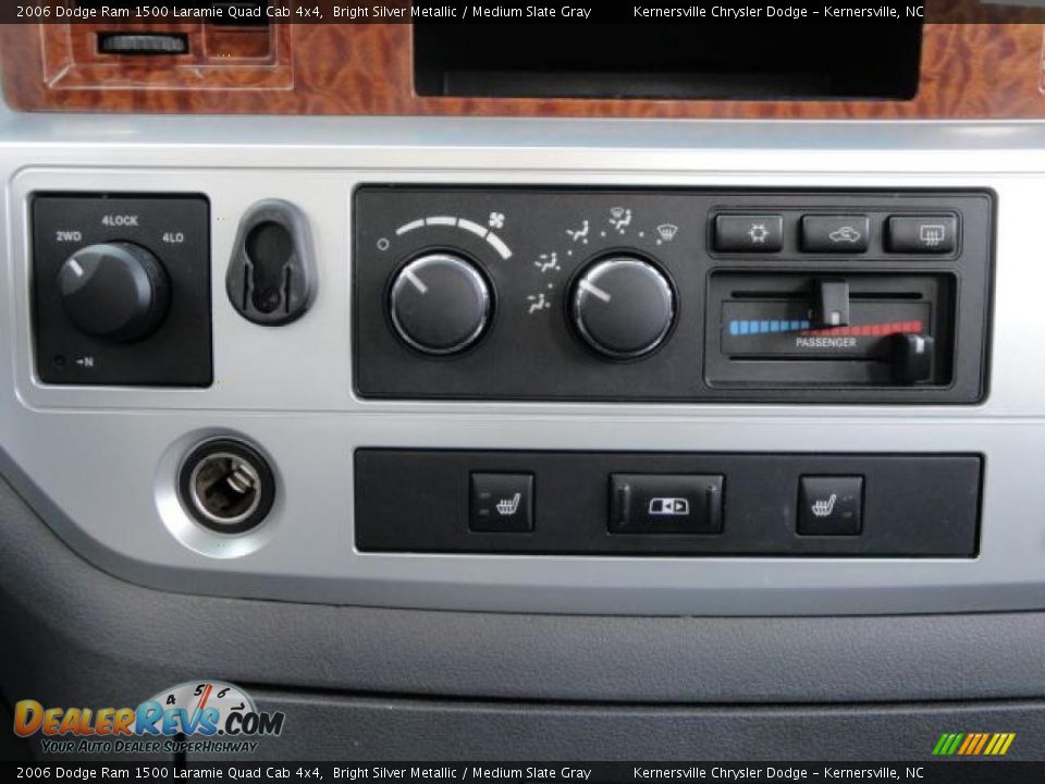 2006 Dodge Ram 1500 Laramie Quad Cab 4x4 Bright Silver Metallic / Medium Slate Gray Photo #28