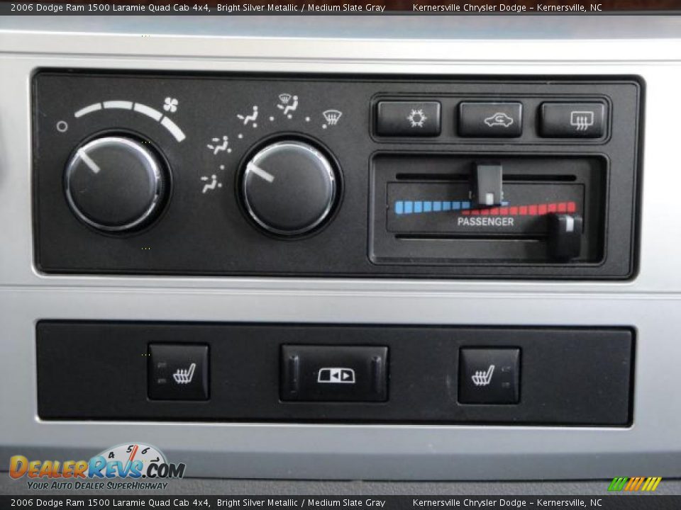 2006 Dodge Ram 1500 Laramie Quad Cab 4x4 Bright Silver Metallic / Medium Slate Gray Photo #29