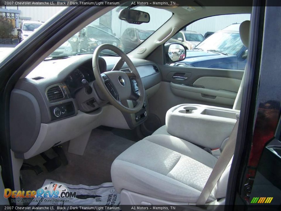 2007 Chevrolet Avalanche LS Black / Dark Titanium/Light Titanium Photo #5