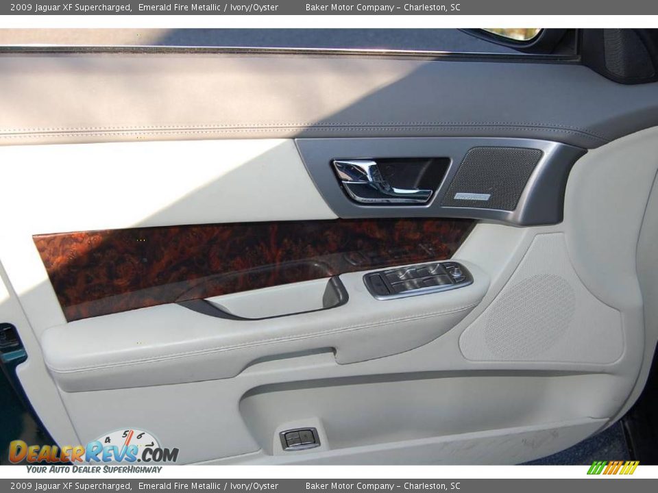 2009 Jaguar XF Supercharged Emerald Fire Metallic / Ivory/Oyster Photo #8