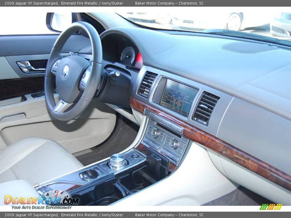 2009 Jaguar XF Supercharged Emerald Fire Metallic / Ivory/Oyster Photo #12