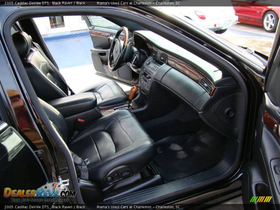 2005 Cadillac DeVille DTS Black Raven / Black Photo #12