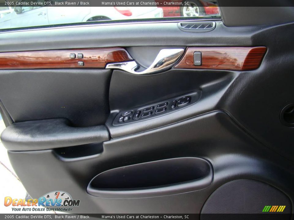 2005 Cadillac DeVille DTS Black Raven / Black Photo #19