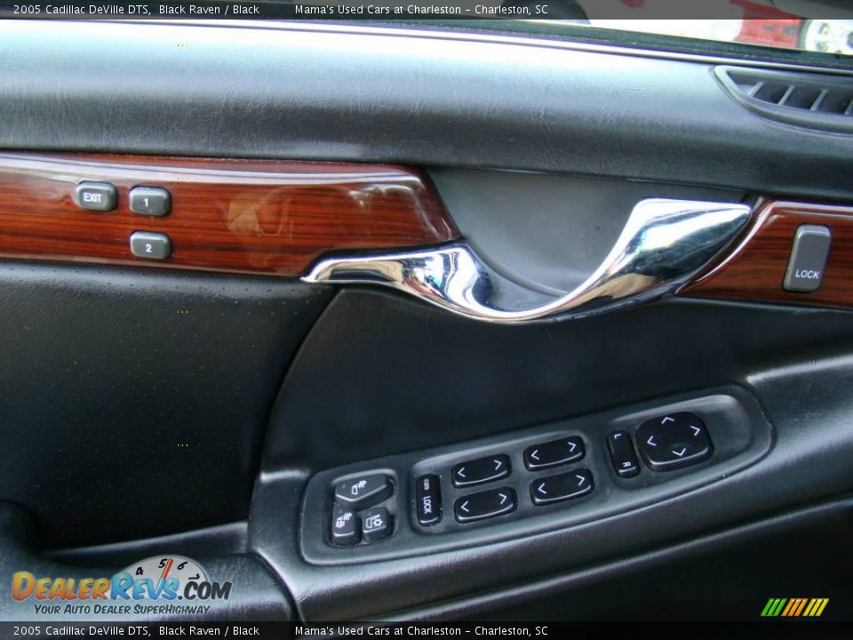 2005 Cadillac DeVille DTS Black Raven / Black Photo #20