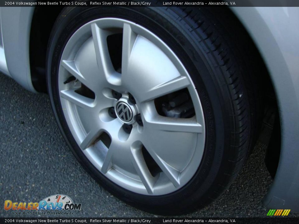 2004 Volkswagen New Beetle Turbo S Coupe Reflex Silver Metallic / Black/Grey Photo #15