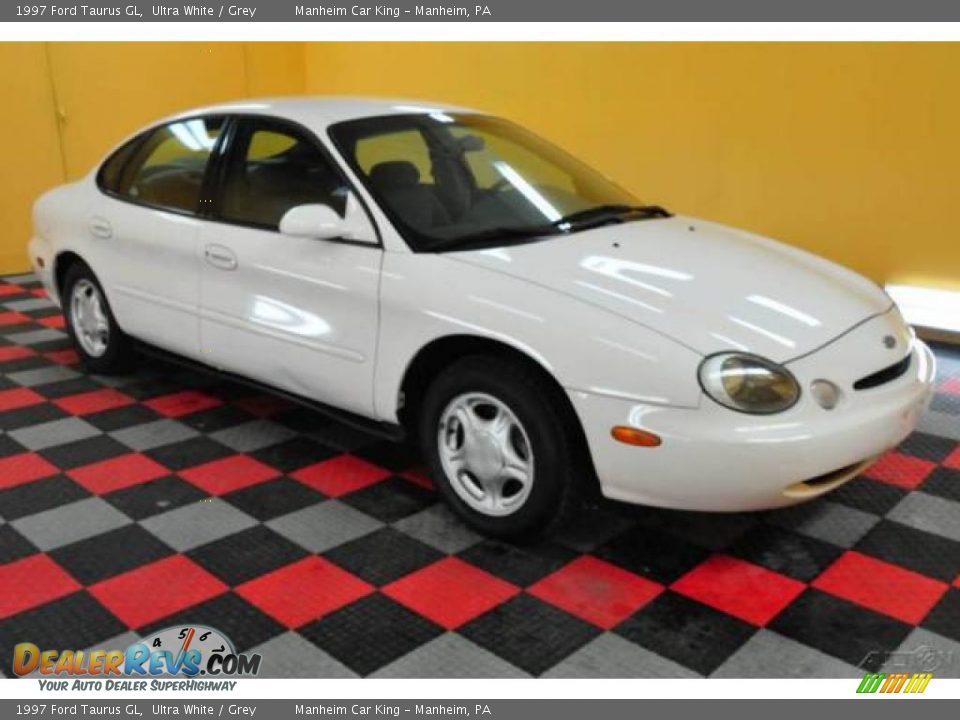 1997 Ford Taurus GL Ultra White / Grey Photo #1