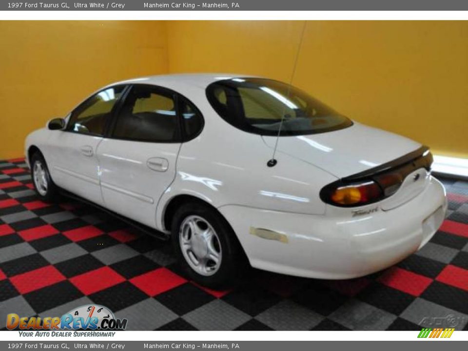 1997 Ford Taurus GL Ultra White / Grey Photo #4