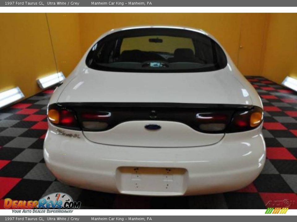 1997 Ford Taurus GL Ultra White / Grey Photo #5