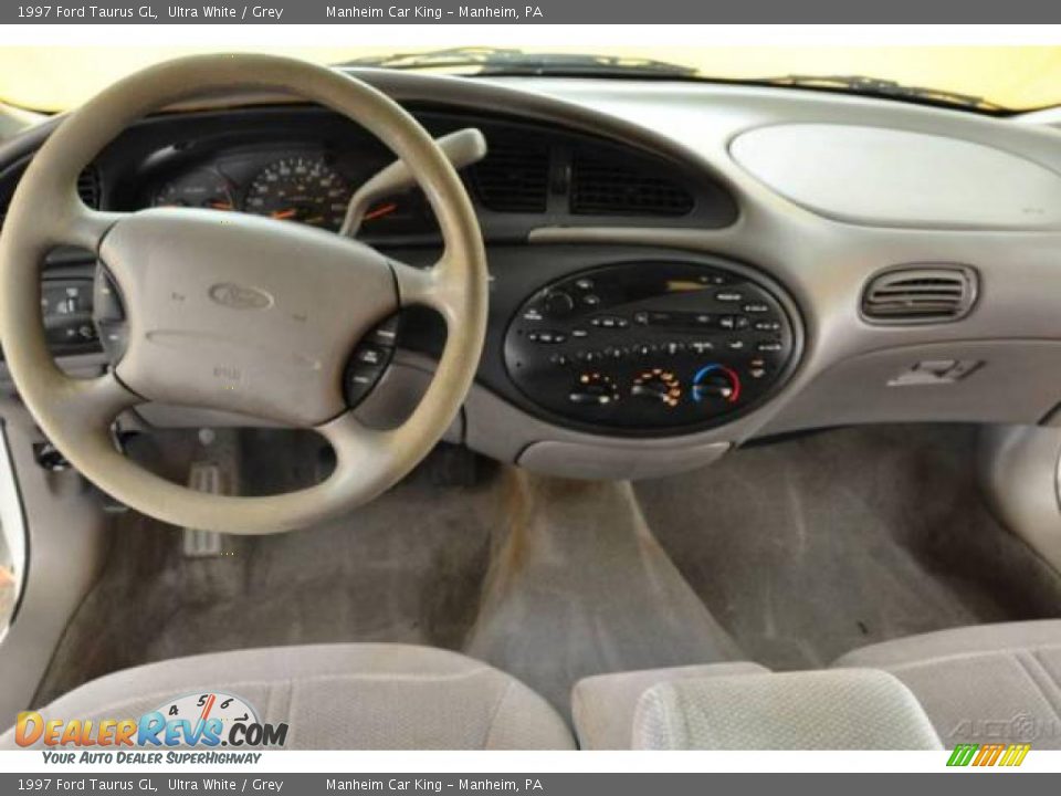 1997 Ford Taurus GL Ultra White / Grey Photo #7
