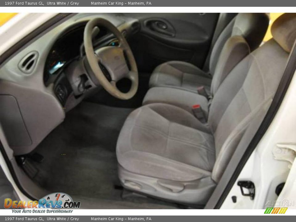 1997 Ford Taurus GL Ultra White / Grey Photo #8