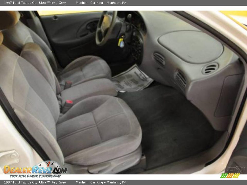 1997 Ford Taurus GL Ultra White / Grey Photo #12