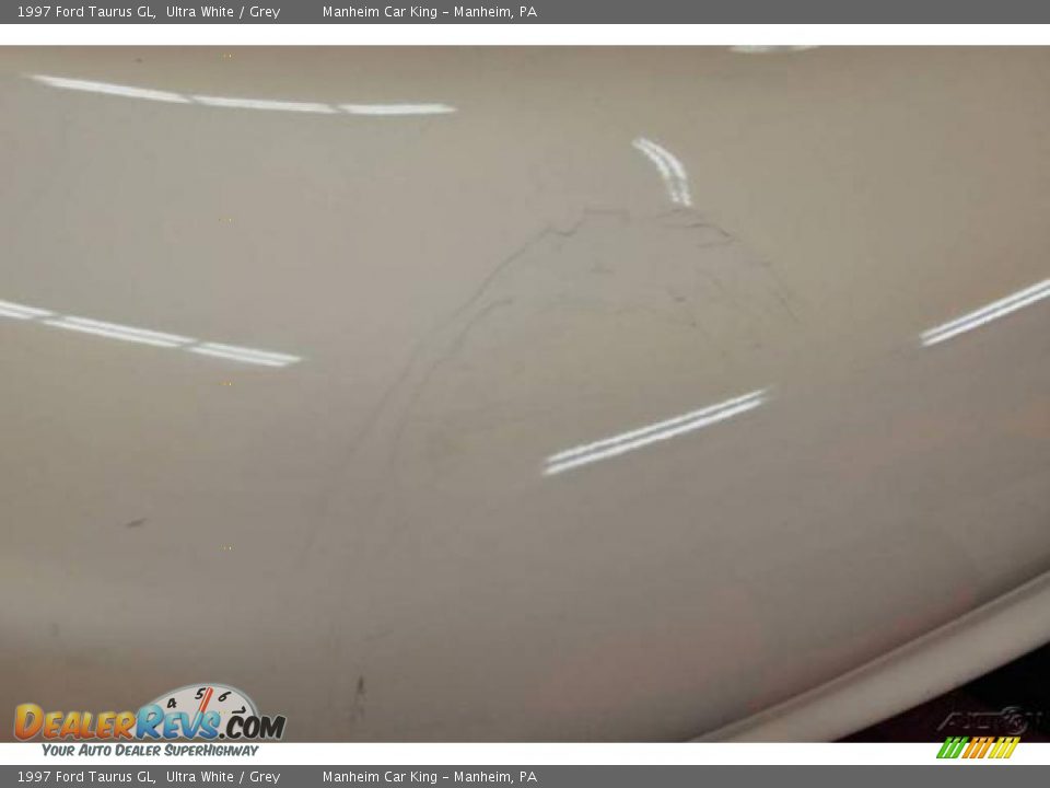 1997 Ford Taurus GL Ultra White / Grey Photo #21