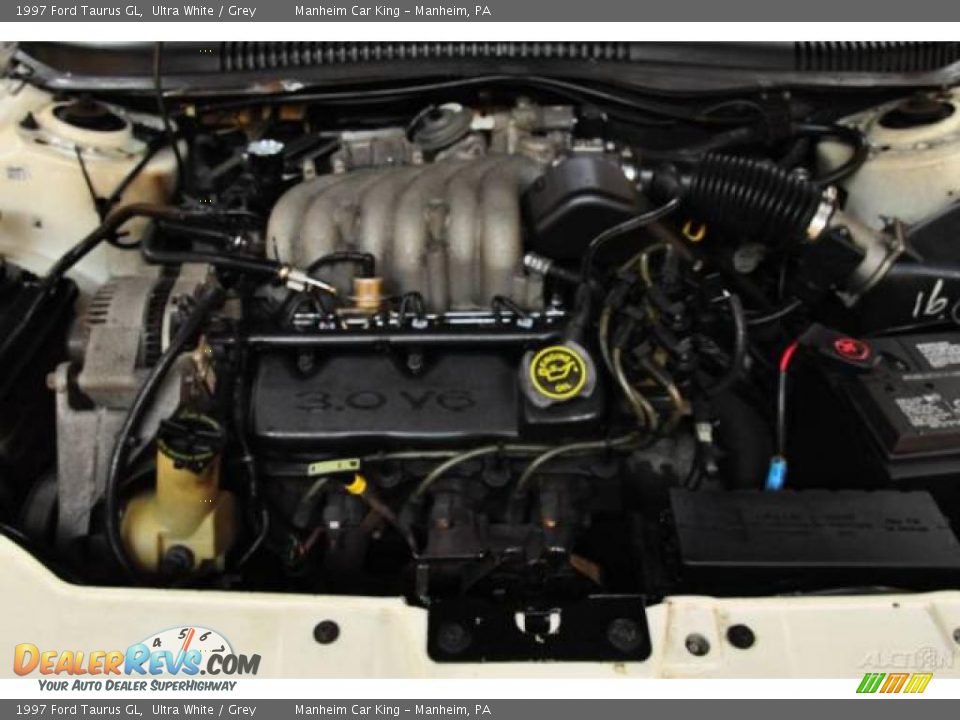 1997 Ford Taurus GL Ultra White / Grey Photo #23