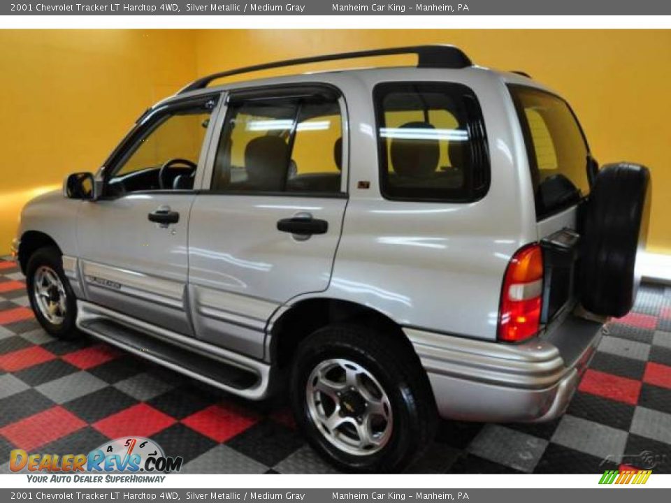 2001 Chevrolet Tracker LT Hardtop 4WD Silver Metallic / Medium Gray Photo #4