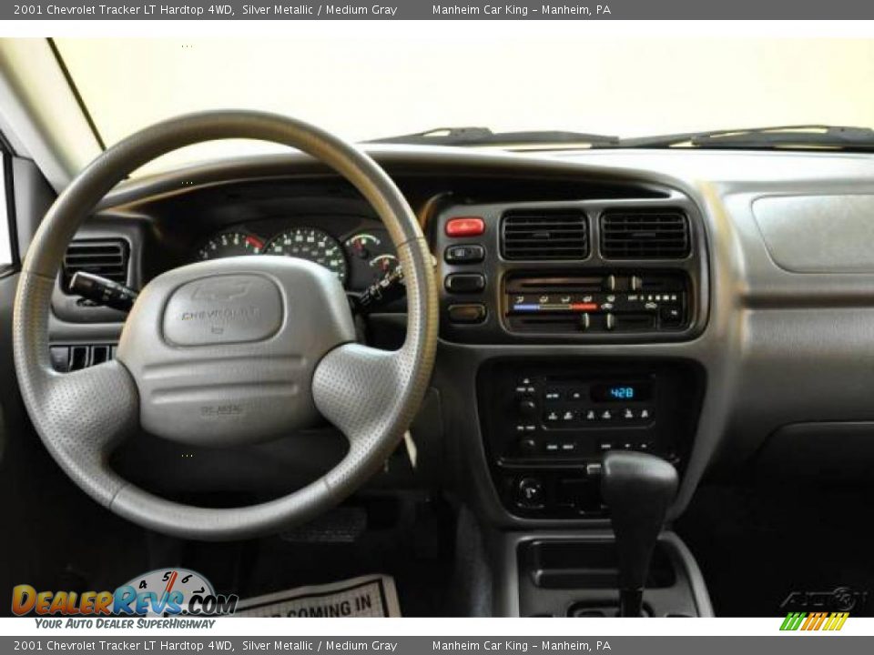 2001 Chevrolet Tracker LT Hardtop 4WD Silver Metallic / Medium Gray Photo #7