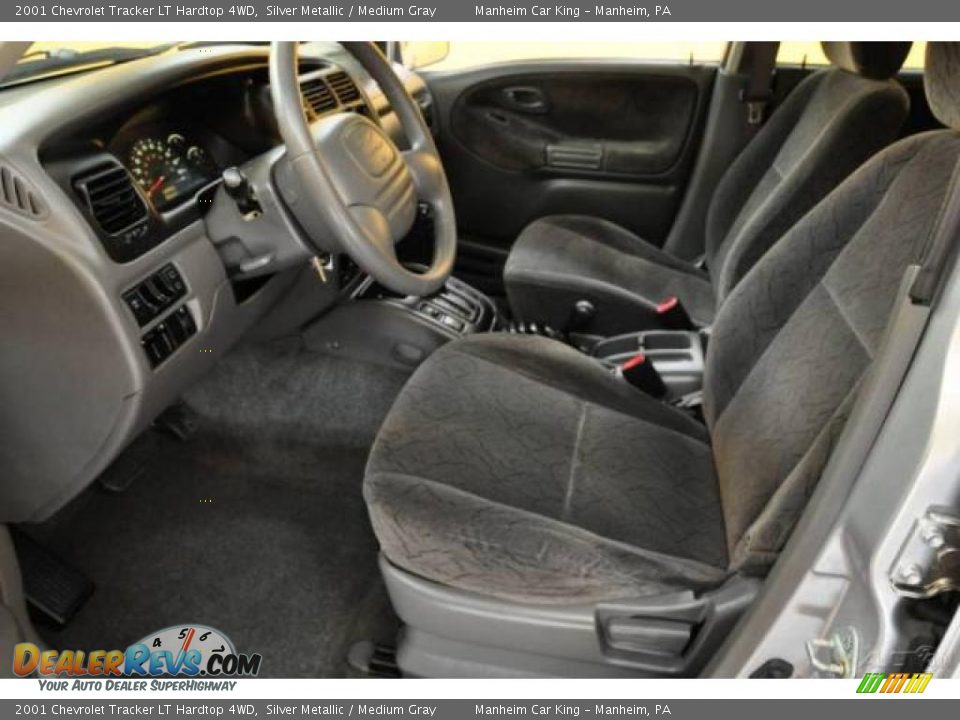 2001 Chevrolet Tracker LT Hardtop 4WD Silver Metallic / Medium Gray Photo #10