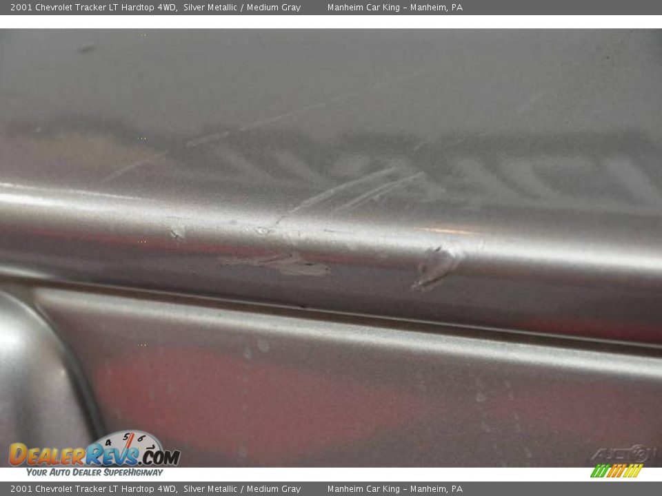 2001 Chevrolet Tracker LT Hardtop 4WD Silver Metallic / Medium Gray Photo #19