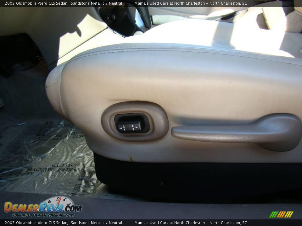 2003 Oldsmobile Alero GLS Sedan Sandstone Metallic / Neutral Photo #11