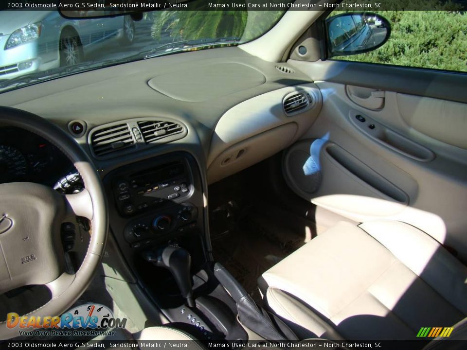 2003 Oldsmobile Alero GLS Sedan Sandstone Metallic / Neutral Photo #17