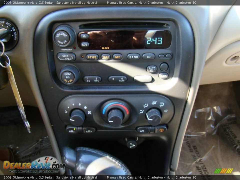 2003 Oldsmobile Alero GLS Sedan Sandstone Metallic / Neutral Photo #18