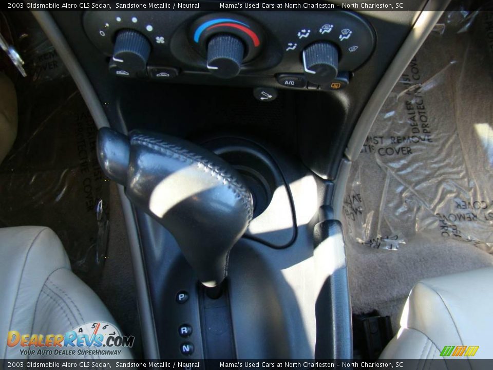 2003 Oldsmobile Alero GLS Sedan Sandstone Metallic / Neutral Photo #19