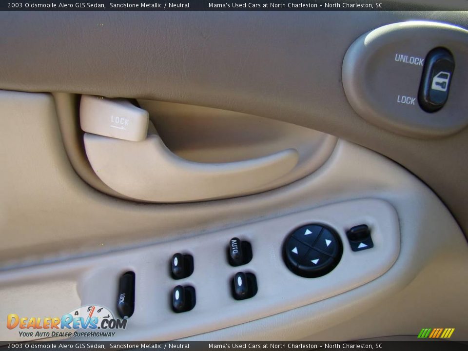 2003 Oldsmobile Alero GLS Sedan Sandstone Metallic / Neutral Photo #21