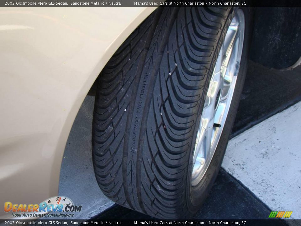 2003 Oldsmobile Alero GLS Sedan Sandstone Metallic / Neutral Photo #27