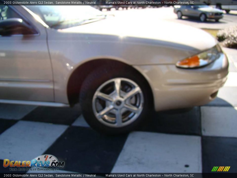 2003 Oldsmobile Alero GLS Sedan Sandstone Metallic / Neutral Photo #28
