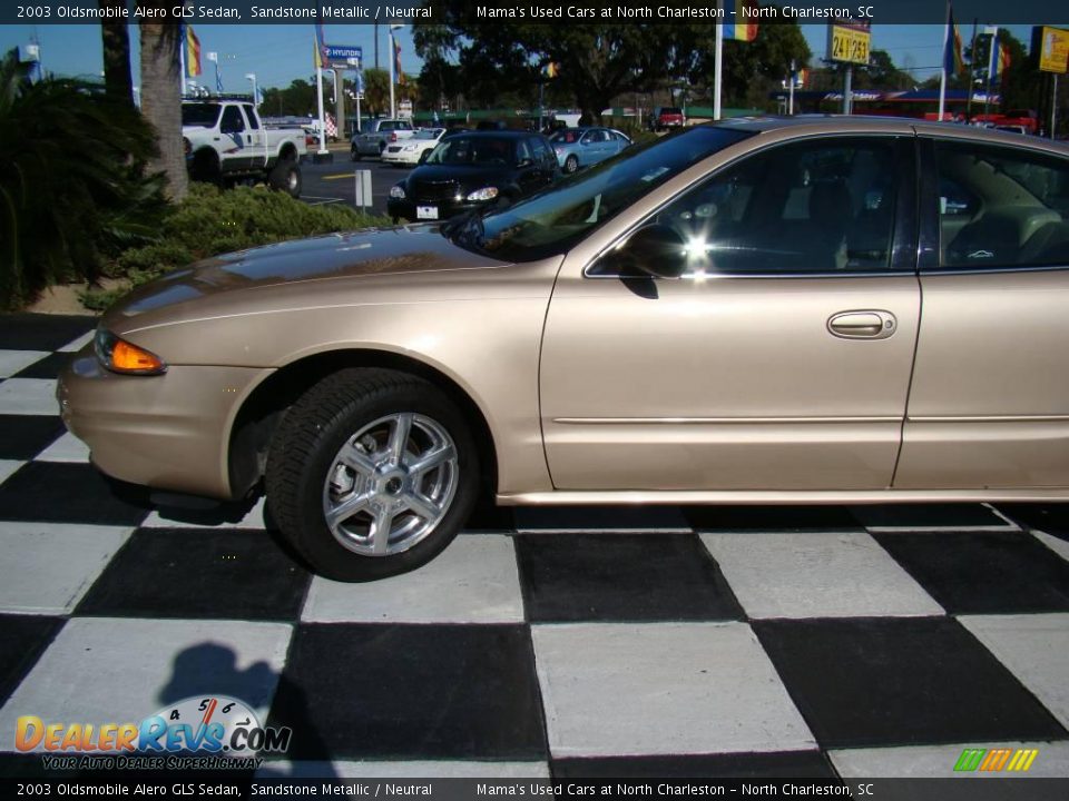 2003 Oldsmobile Alero GLS Sedan Sandstone Metallic / Neutral Photo #29